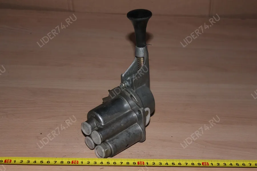 Кран 100-3537010 тормозной обратного действия - 100-3537010 Цена, наличие, доставка по России. ООО Лидер, Челябинск Кран 100-3537010 тормозной обратного действия - артикул 100-3537010